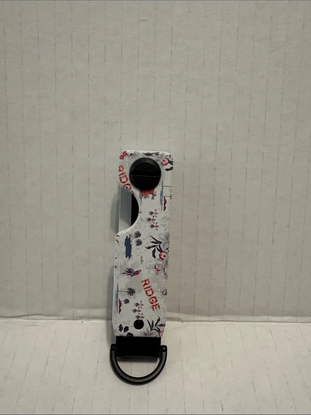 Ridge Keycase in White Aloha Print